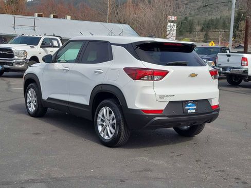 Used 2025 Chevrolet TrailBlazer LS w/ LS Convenience Package image 12