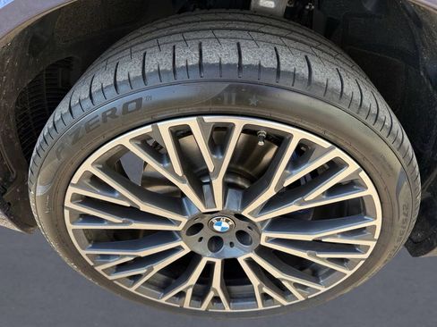 Used 2025 BMW X5 sDrive40i w/ M Sport Package image 6