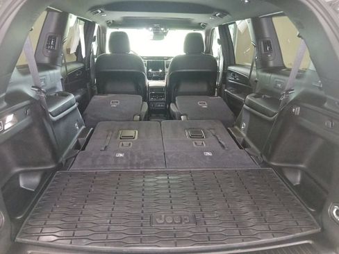 Used 2024 Jeep Grand Cherokee L Laredo w/ Luxury Tech Group I AWD/4WD image 6