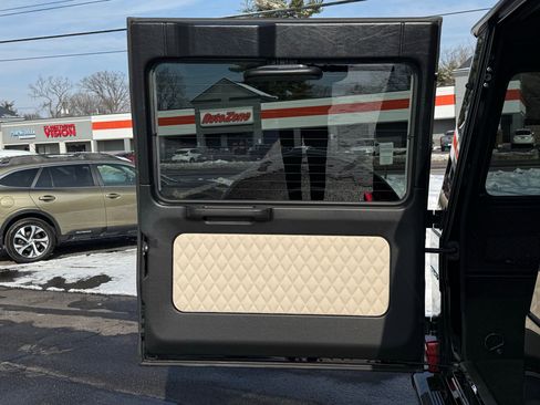 Used 2016 Mercedes-Benz G 63 AMG 4MATIC image 35