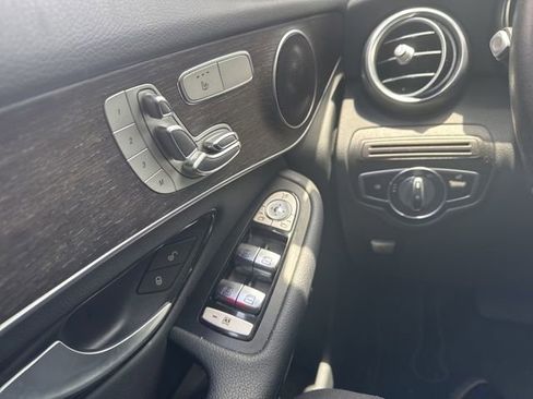Used 2020 Mercedes-Benz GLC 300 image 9