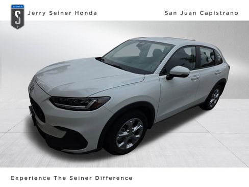 Used 2023 Honda HR-V LX image 1