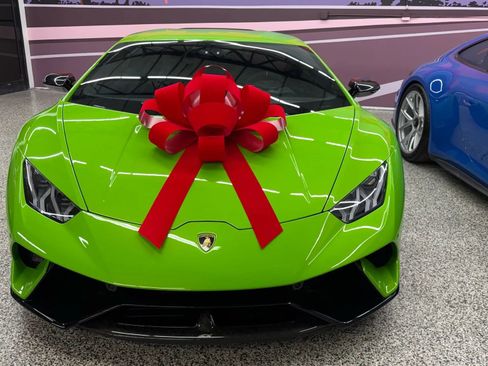 Used 2018 Lamborghini Huracan Performante image 2