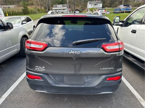 Used 2017 Jeep Cherokee Limited image 7