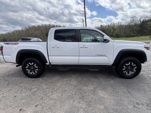 Used 2021 Toyota Tacoma TRD Off-Road w/ Technology Package image 35
