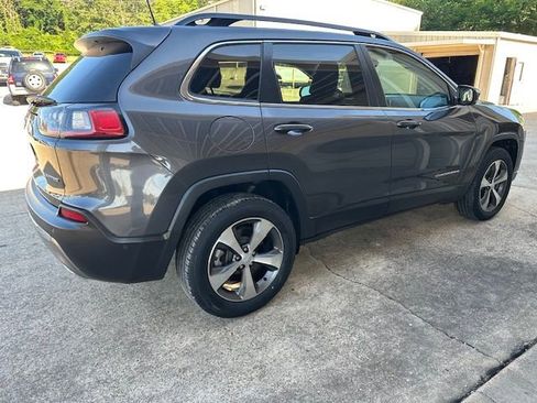 Used 2022 Jeep Cherokee Limited image 5
