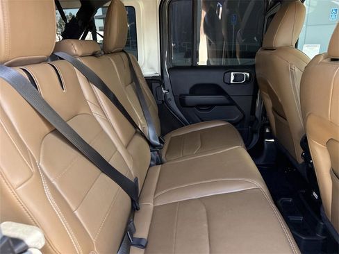 Used 2023 Jeep Wrangler Unlimited Sahara image 25