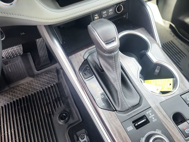 Used 2023 Toyota Highlander Platinum AWD/4WD image 18
