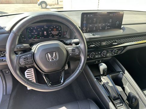 Used 2023 Honda Accord Sport image 6