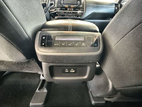 Used 2022 Nissan Pathfinder SV AWD/4WD image 12