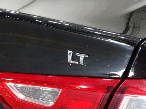 Used 2023 Chevrolet Malibu LT FWD image 40