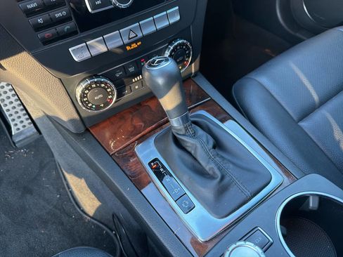 Used 2013 Mercedes-Benz C 250 Sedan image 25