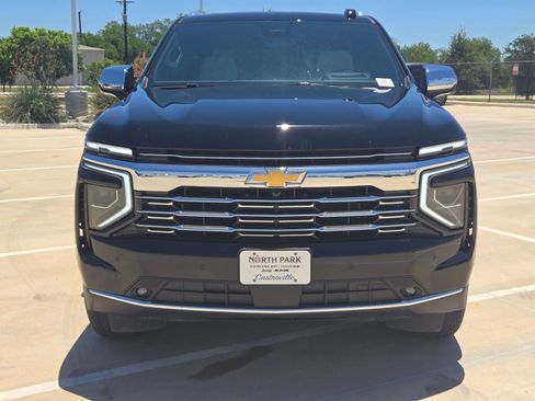 Used 2025 Chevrolet Tahoe Premier AWD/4WD image 8