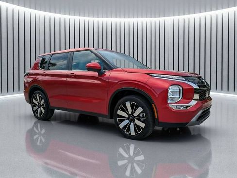 New 2026 Mitsubishi Outlander SE FWD image 2