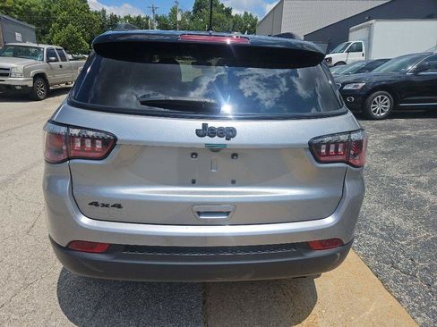 Used 2018 Jeep Compass Latitude AWD/4WD image 7