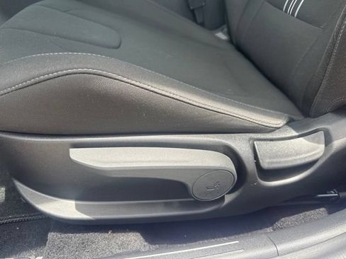 Used 2025 Hyundai Elantra SEL FWD image 12