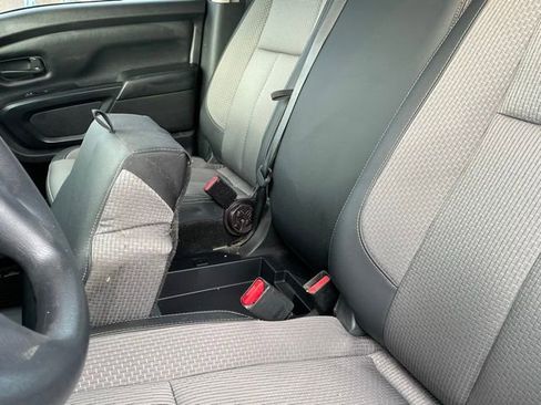 Used 2019 Nissan Titan S w/ S Utility Package image 39