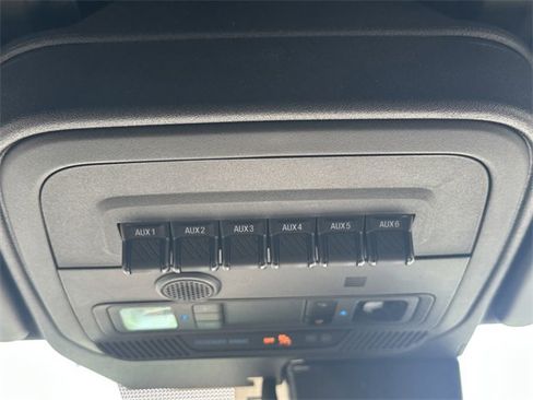 Used 2024 Ford Bronco Everglades image 29