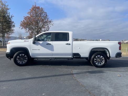 Used 2025 Chevrolet Silverado 2500 Custom w/ Custom Value Package image 6