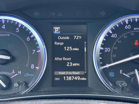 Used 2019 Toyota Highlander SE AWD/4WD image 36