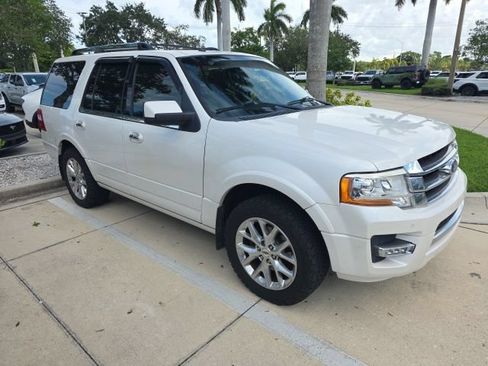 Used 2017 Ford Expedition Limited w/ Equipment Group 301A RWD image 2