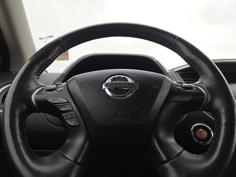 Used 2020 Nissan Pathfinder SL image 26