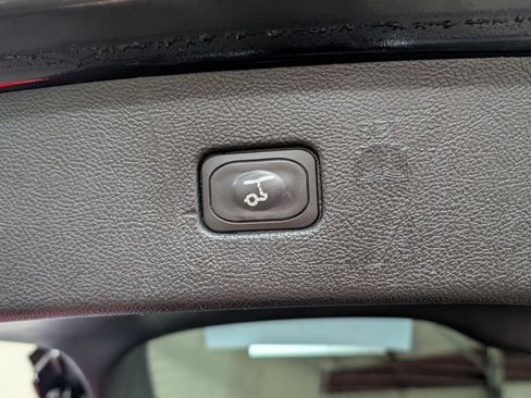 Used 2024 Ford Edge Titanium image 28