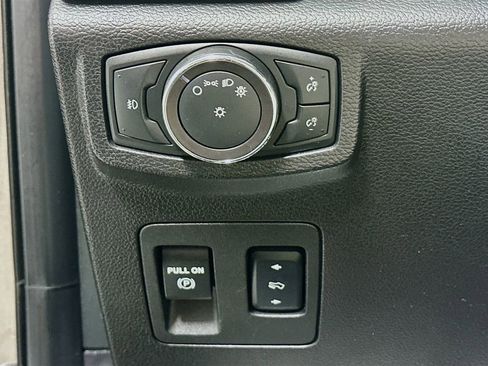 Used 2018 Ford Expedition Max Platinum AWD/4WD image 11