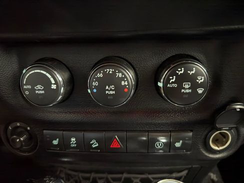 Used 2017 Jeep Wrangler Unlimited Rubicon AWD/4WD image 22