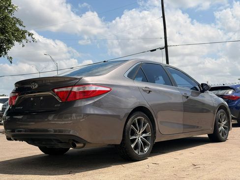 Used 2015 Toyota Camry XSE FWD image 3