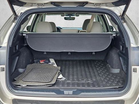 Used 2020 Subaru Outback Premium AWD/4WD image 6