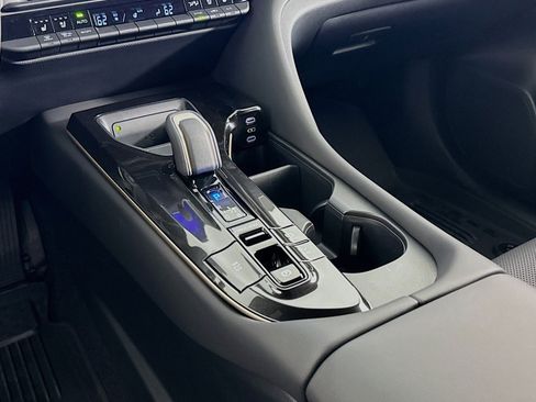 Used 2026 Toyota Crown Limited image 5