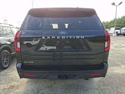 Used 2025 Ford Expedition Active AWD/4WD image 5