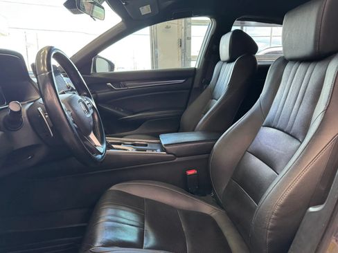 Used 2018 Honda Accord Sport image 8