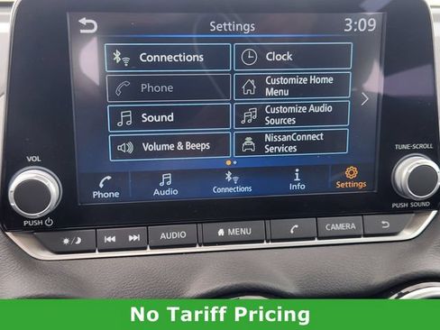 Used 2025 Nissan Sentra SR w/ SR Premium Package FWD image 17