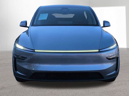 Used 2026 Tesla Model Y Long Range image 2
