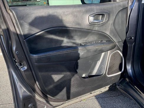 Used 2020 Jeep Compass Latitude image 23