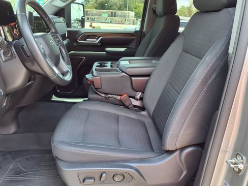 Used 2025 Chevrolet Silverado 2500 LT w/ Trail Boss Package AWD/4WD image 13