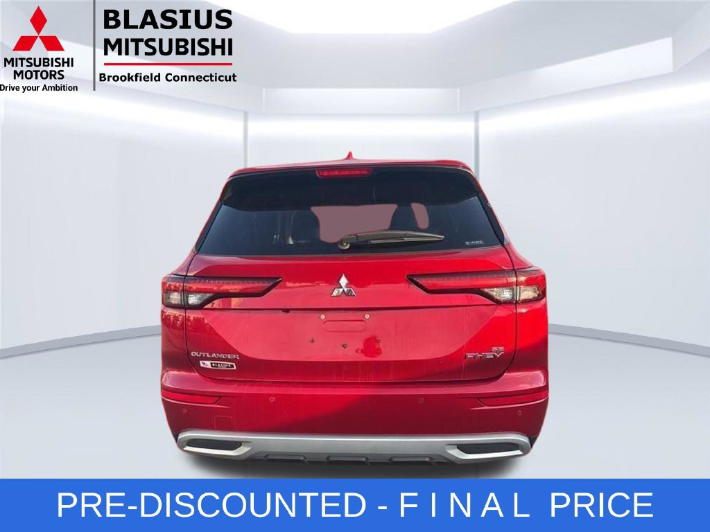 Used 2023 Mitsubishi Outlander 4WD Plug-In Hybrid image 7