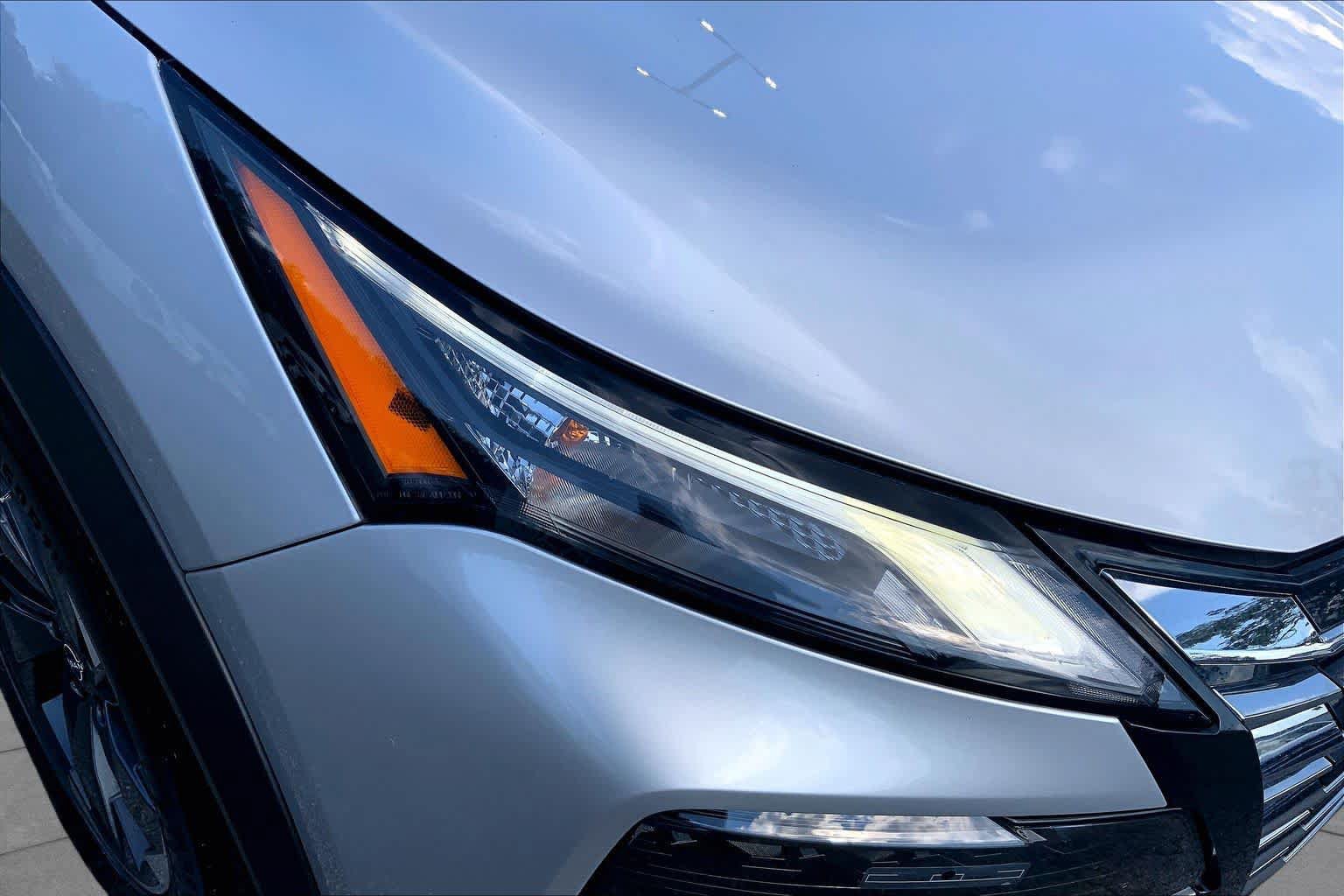 Used 2024 Nissan Rogue SV FWD image 25