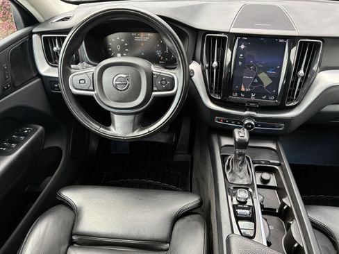 Used 2019 Volvo XC60 T5 Momentum w/ Multimedia Package AWD/4WD image 20