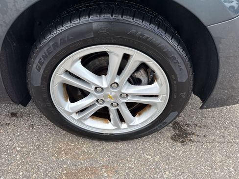 Used 2017 Chevrolet Cruze LT w/ Convenience Package image 10