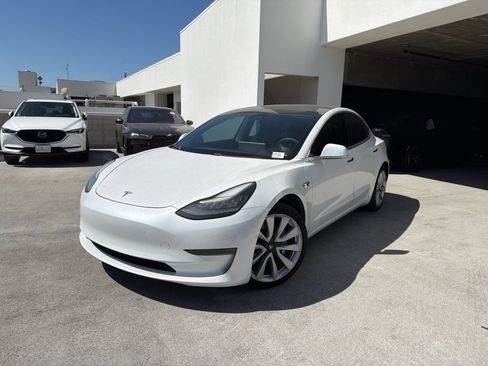 Used 2020 Tesla Model 3 Standard Range Plus RWD image 3