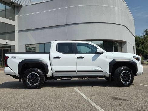 Used 2026 Toyota Tacoma TRD Off-Road AWD/4WD image 28