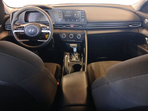 Used 2024 Hyundai Elantra SE FWD image 10
