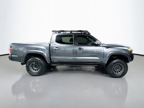 Used 2022 Toyota Tacoma Limited AWD/4WD image 7