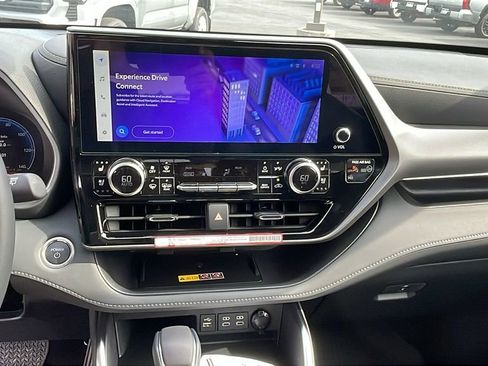 New 2026 Toyota Highlander Limited AWD/4WD image 15