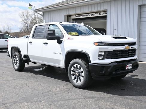 New 2026 Chevrolet Silverado 2500 Custom w/ Custom Value Package AWD/4WD image 4
