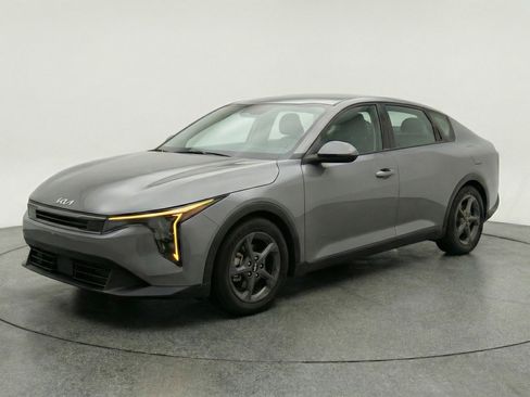 Used 2025 Kia K4 FWD image 3