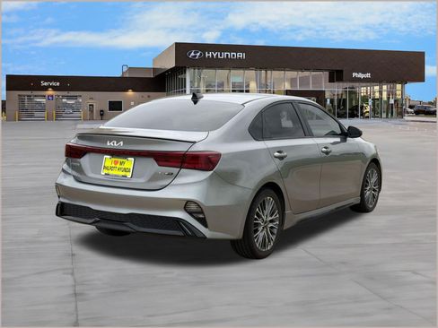 Used 2022 Kia Forte GT-Line w/ GT-Line Technology Package FWD image 9